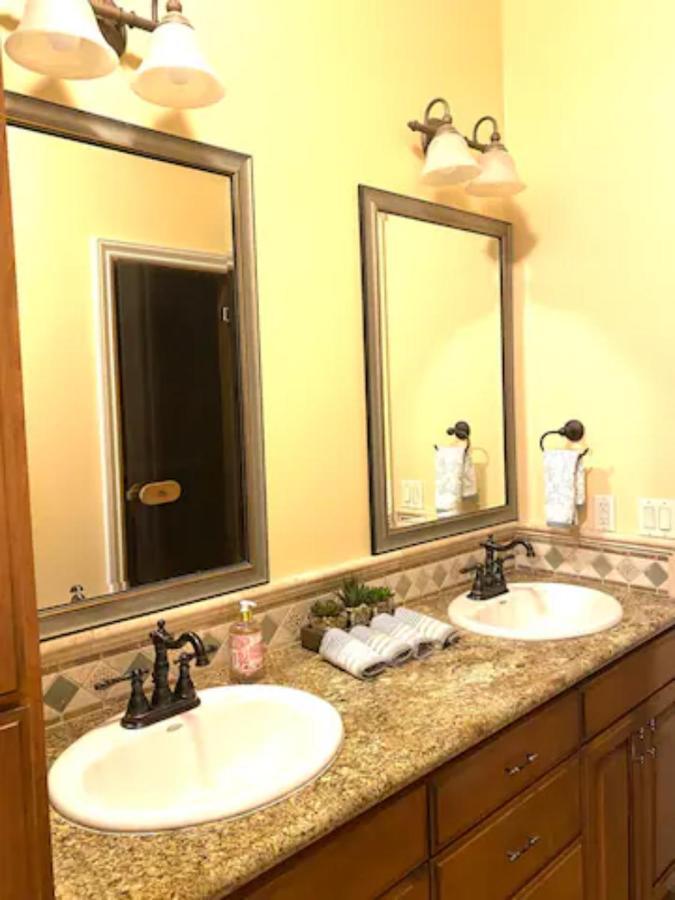 Private Master Suite With Sauna And Bathtub Fair Oaks Exteriör bild
